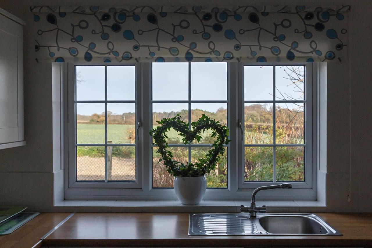 Chestnut Cottage Felbrigg Bagian luar foto